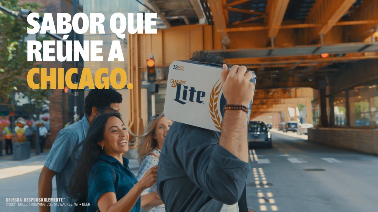 Still from Miller Lite × Chicago: Sabor Que Reúne a Chicago